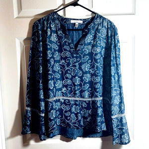 FOURTEENTH PLACE BELL SLEEVE TOP